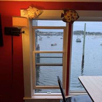 Pizza Pitt - Dining room view - Pizza Near Me - Vinalhaven, Maine