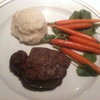 Arroyo Chop House - Filet mignon w/ mashed potatoes and carrots - Steakhouses Near Me - Pasadena, California Arroyo Chop House - Filet mignon w/ mashed potatoes and carrots - Steakhouses Near Me - Pasadena, California