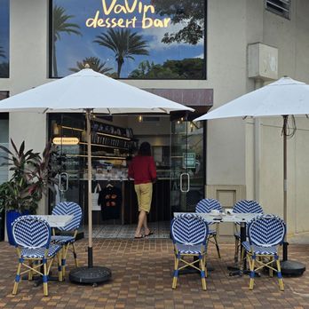 Vavin Dessert Bar - Outside seating - Bakeries Near Me - Honolulu, Hawaii Vavin Dessert Bar - Outside seating - Bakeries Near Me - Honolulu, Hawaii