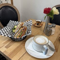 Culturas Bar & Grill - Chicken sandwich and capuchino coffee