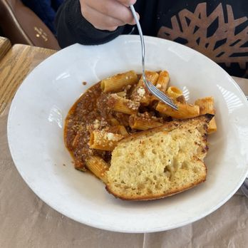 10 Acres Bistro - Ragu - Brasseries Near Me - Victoria, British Columbia