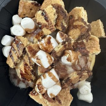 Cinnaholic - S'mores - Bakeries Near Me - Gretna, Nebraska