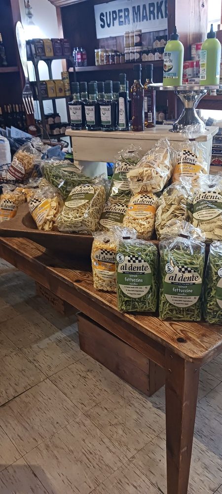 Madison Avenue Wine Shop Logo