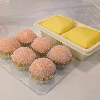Hui Lau Shan - Mango mochi and mango pancake - Desserts Near Me - Cupertino, California Hui Lau Shan - Mango mochi and mango pancake - Desserts Near Me - Cupertino, California