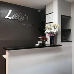 Lilly's Beauty Salon - Front Desk