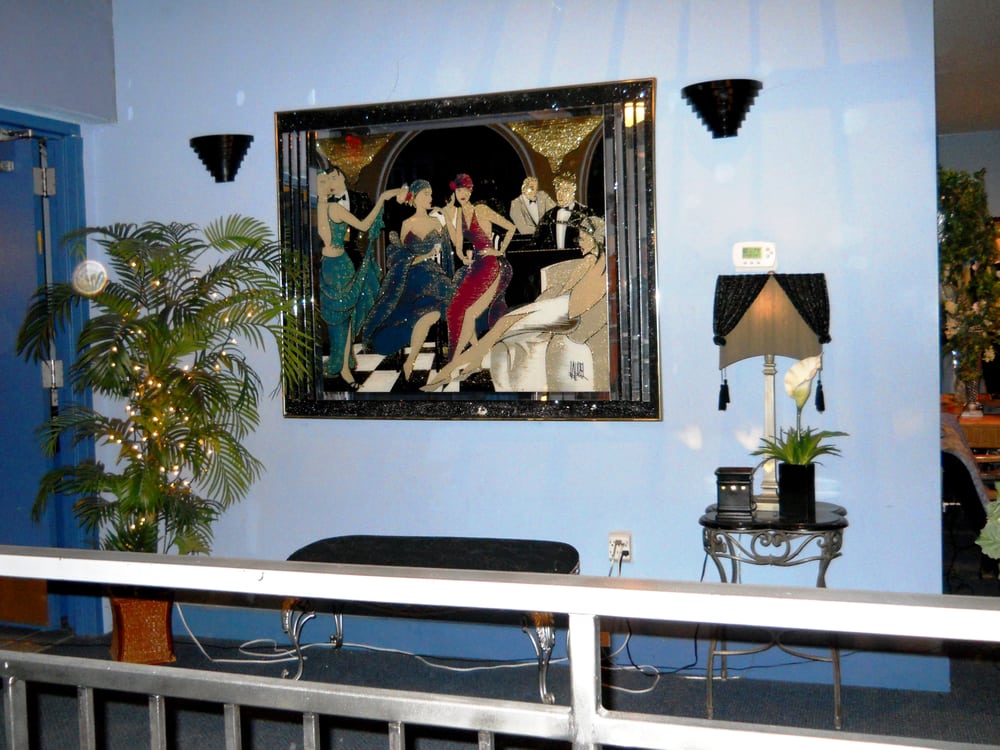 MOUNDS THEATER Updated September 2024 14 Photos 1029 Hudson Rd