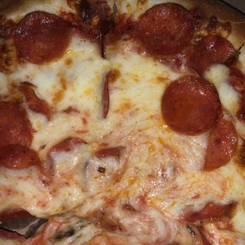 A's Pizza - SLIMEY CLOSEUP OF THIS SCAM PIZZA - Pizza Near Me - Canyon Lake, California
