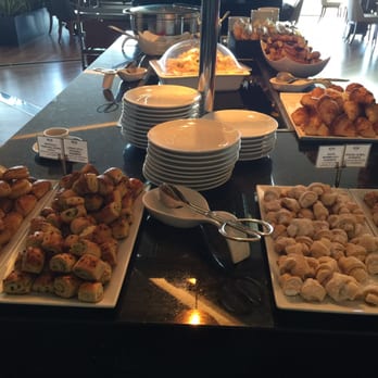 Turkish Airlines CIP Lounge - Airport Lounges Near Me - İzmir, 35