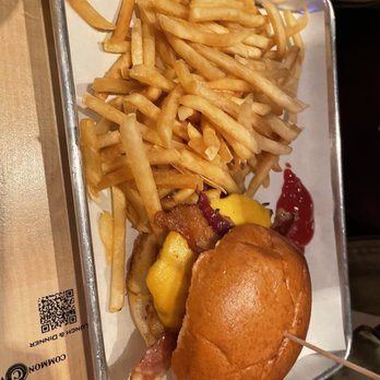 Commonwealth Turlock - Burger - New American Near Me - Turlock, California