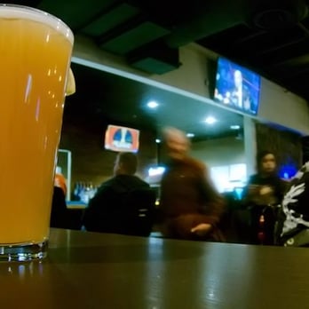 Flowing Tide Pub 4 - Widmer hefeweisen - Sports Bars Near Me - Sparks, Nevada Flowing Tide Pub 4 - Widmer hefeweisen - Sports Bars Near Me - Sparks, Nevada
