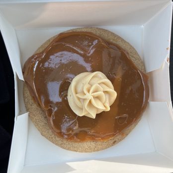 Crumbl - West Carmel - Dulce de Leche - Bakeries Near Me - Carmel, Indiana Crumbl - West Carmel - Dulce de Leche - Bakeries Near Me - Carmel, Indiana