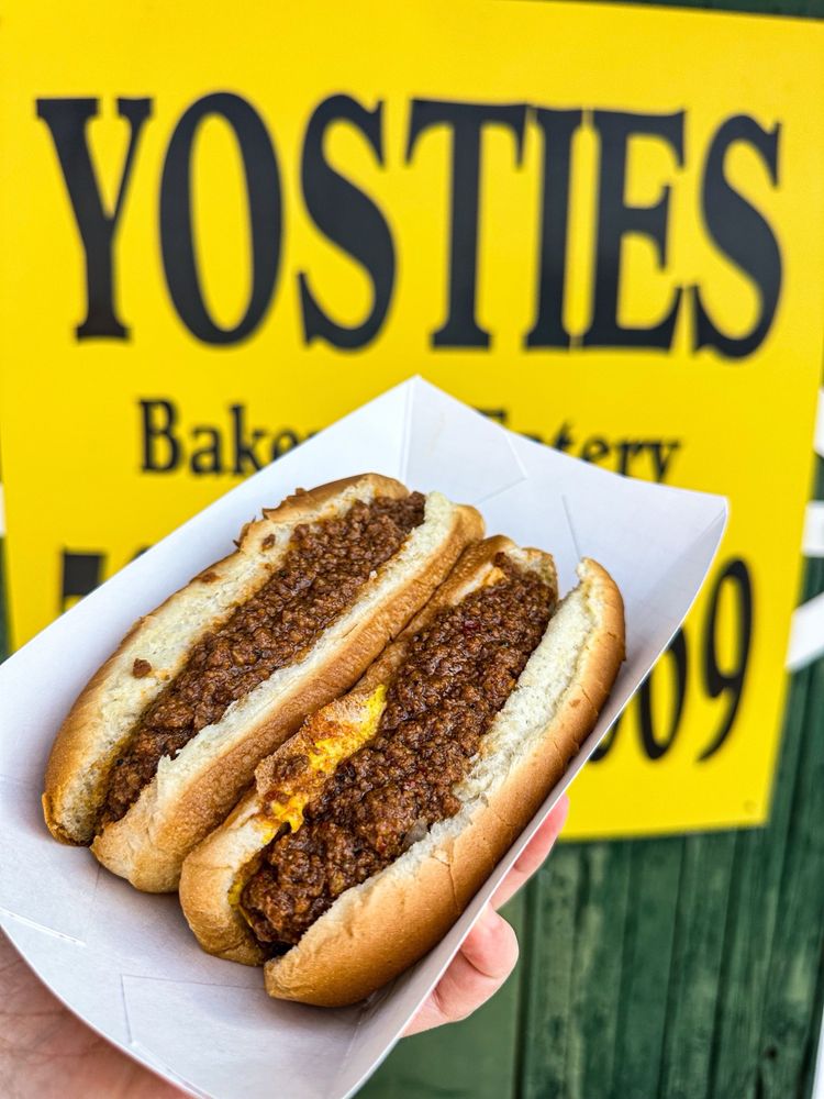 Yosties Bakery & Eatery Logo