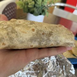 Pretty Burrito - This thing is HUGE
