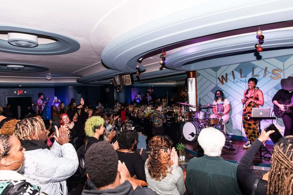 Willis Show Bar by null