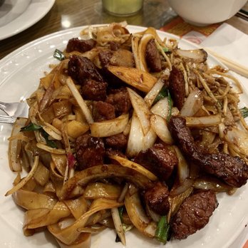 Luc Dinh Ky 1 Restaurant - Shaken Beef Chow Fun - Vietnamese Near Me - Westminster, California Luc Dinh Ky 1 Restaurant - Shaken Beef Chow Fun - Vietnamese Near Me - Westminster, California