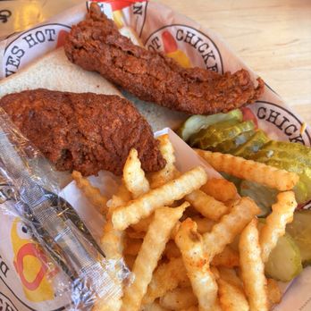 Dave's Hot Chicken - Sandwiches Near Me - Salem, Oregon