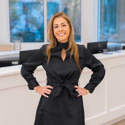 Elmquist Eye Group - Nina Burt, OD