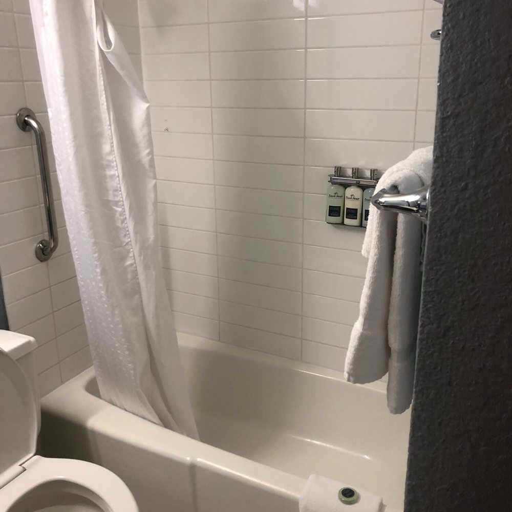 Beach House - Bathroom - Hotels Near Me - Hilton Head, South Carolina Beach House - Bathroom - Hotels Near Me - Hilton Head, South Carolina