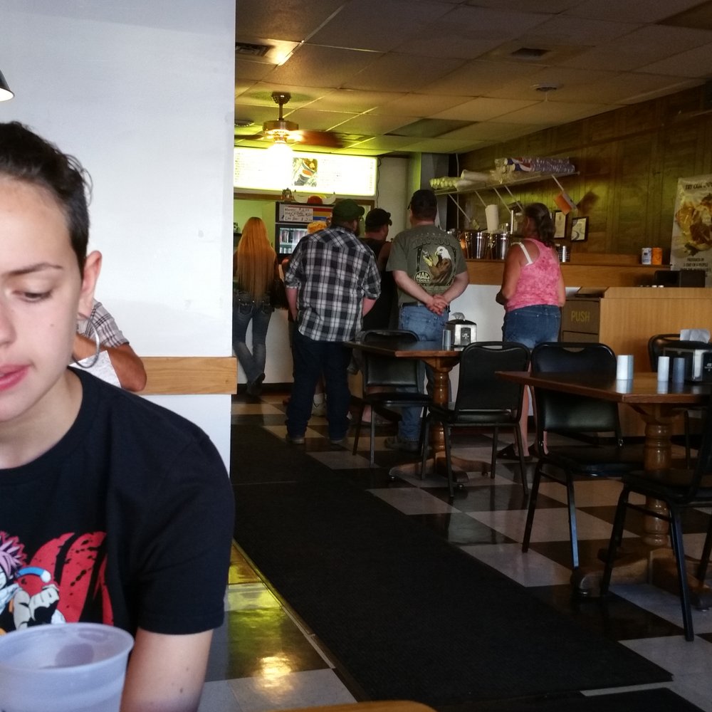 Bobaluk's Beef & Pizza - Line to order - Pizza Near Me - Marseilles, Illinois