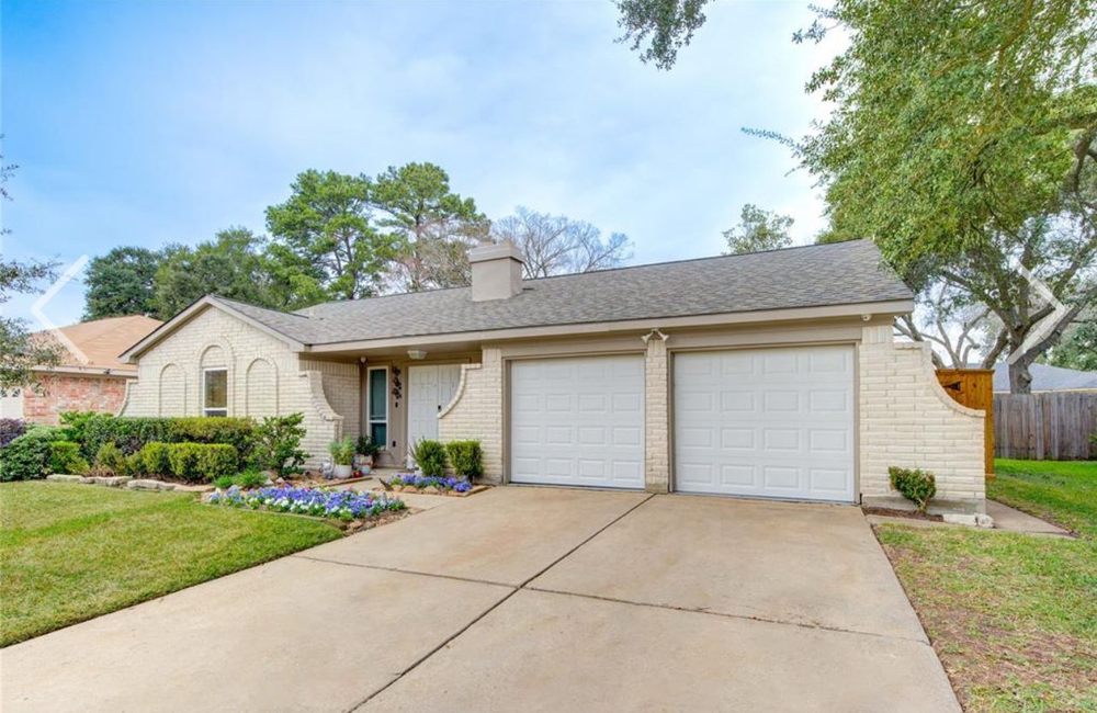 Slide of EZ Roof and Construction