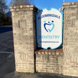Bloomingdale Dentistry - Our welcoming sign