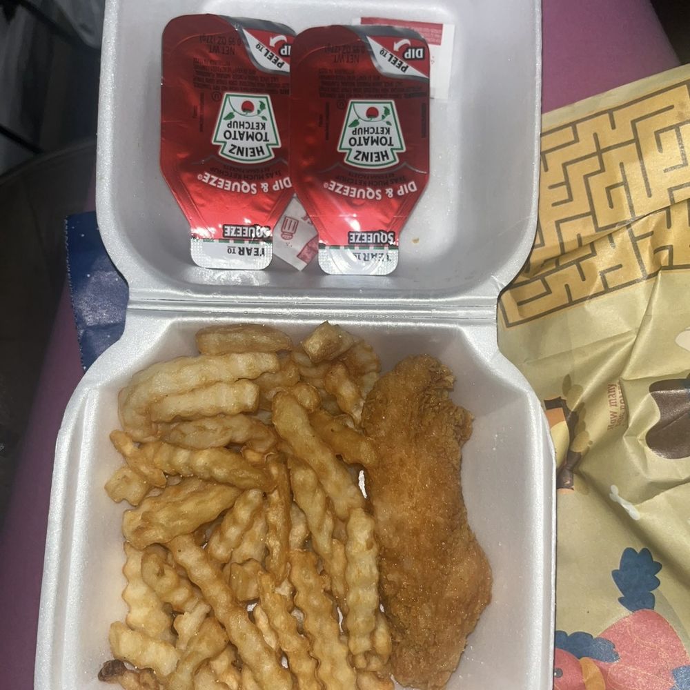 Raising Cane's Chicken Fingers - Chicken Shop Near Me - Chester, Virginia