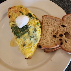 Thumbs Up Diner - Yukon Omelette and Cinnamon raisin bread