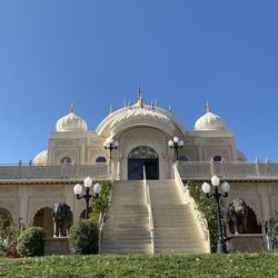 Sri Sri Radha Krishna Temple - Outside view