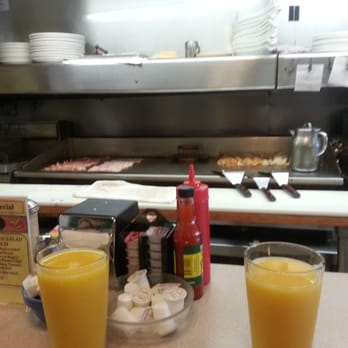 Mac's Restaurant - Open kitchen! Very cool to see them cook right infront of you. - Diners Near Me - Park Ridge, Illinois