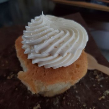 La Zucre Cake Boutique - Amaretto cupcake... much needed today - Cupcakes Near Me - Orlando, Florida