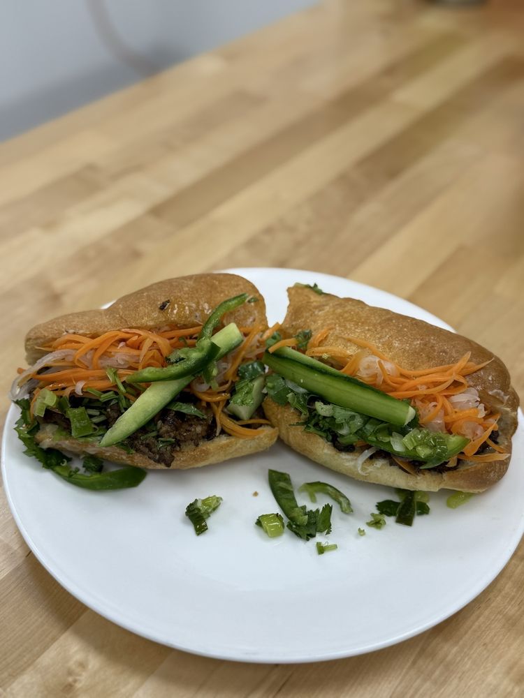 Mimi’s Banh Mi Logo