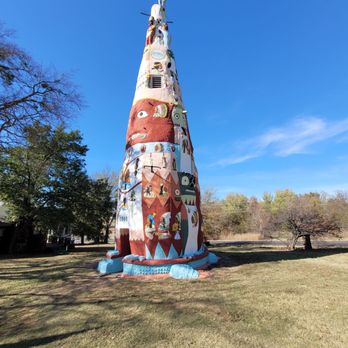 Ed Galloway's Totem Pole Park - Art Museums Near Me - Chelsea, Oklahoma