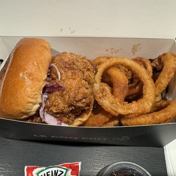 Le Coq Frit - Chicken burger with the original sauce + onion rings - Chicken Shop Near Me - Vancouver, British Columbia