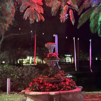 Mi Pueblo - Fountain of flowers in parking lot across from restaurant building - Mexican Near Me - Sarasota, Florida Mi Pueblo - Fountain of flowers in parking lot across from restaurant building - Mexican Near Me - Sarasota, Florida