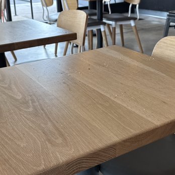 Blaze Pizza - Crumbs all over the tables.... - Pizza Near Me - Hialeah, Florida