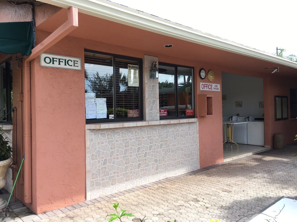 BERNARD APARTMENTS & MOTEL Updated September 2024 1819 Wilson St