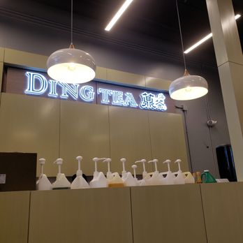 Ding Tea PSU - Interior - Bubble Tea Near Me - Portland, Oregon