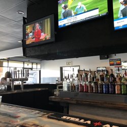 Avenue Sports & Spirits - Large bar with a nice selection of beer on tap