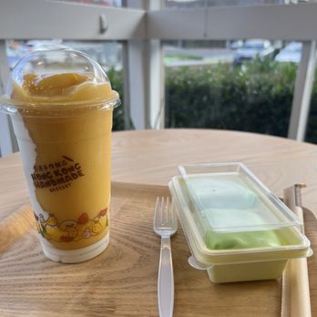 Hui Lau Shan - Mango smoothie and Pandan Dessert - Desserts Near Me - Bellevue, Washington Hui Lau Shan - Mango smoothie and Pandan Dessert - Desserts Near Me - Bellevue, Washington