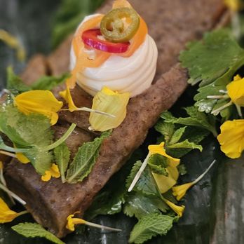 Lucina Eatery & Bar - Pastel de cerdo - Latin American Near Me - Denver, Colorado