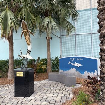 Clearwater Marine Aquarium - Winter statue - Aquariums Near Me - Clearwater, Florida