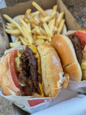 レア未開封☆In-N-Out Burgers FRY BOAT FRY BOAT POOL FLOAT * – In-N-Out Burger Company Store