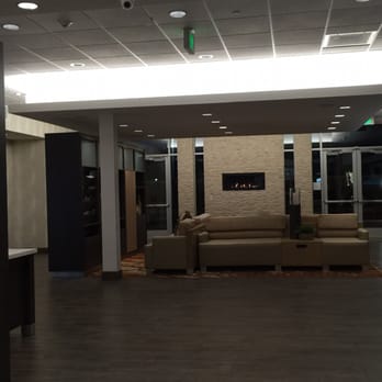 Holiday Inn St George Conv Ctr - Lobby - Hotels Near Me - Saint George, Utah Holiday Inn St George Conv Ctr - Lobby - Hotels Near Me - Saint George, Utah