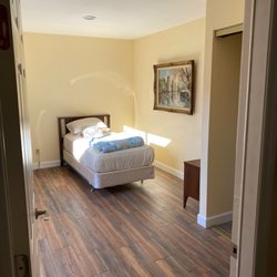 Phamily Home Elderly Care - Bedroom #1
