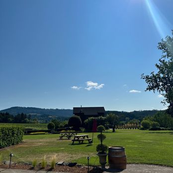 Beacon Hill Winery & Vineyard - Wine Tasting Room Near Me - Gaston, Oregon Beacon Hill Winery & Vineyard - Wine Tasting Room Near Me - Gaston, Oregon
