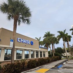 Chase Bank - Parking available