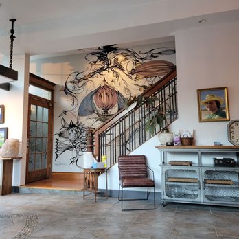 Mossbrae Hotel - Lobby - Hotels Near Me - Dunsmuir, California