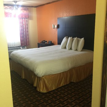 Green Bird Inn - Clean room with a nice bed. - Hotels Near Me - Vernon, Texas Green Bird Inn - Clean room with a nice bed. - Hotels Near Me - Vernon, Texas
