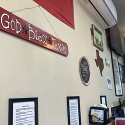 J&J BBQ and Burgers - Cozy