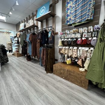 Earthbound Trading - Inside - Women's Clothing Near Me - Salem, New Hampshire